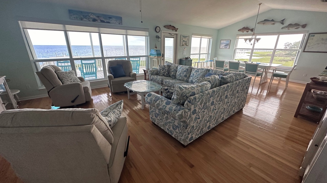 Photo of Livingroom in Carrabelle