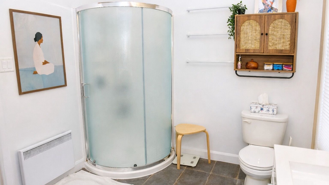 Photo of Bathroom in La Riviere-du-Nord Regional County Municipality