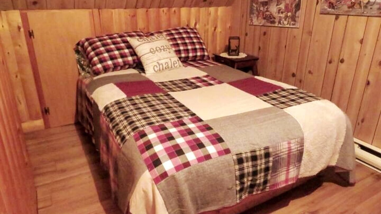 Photo of Bedroom in Chateau-Richer