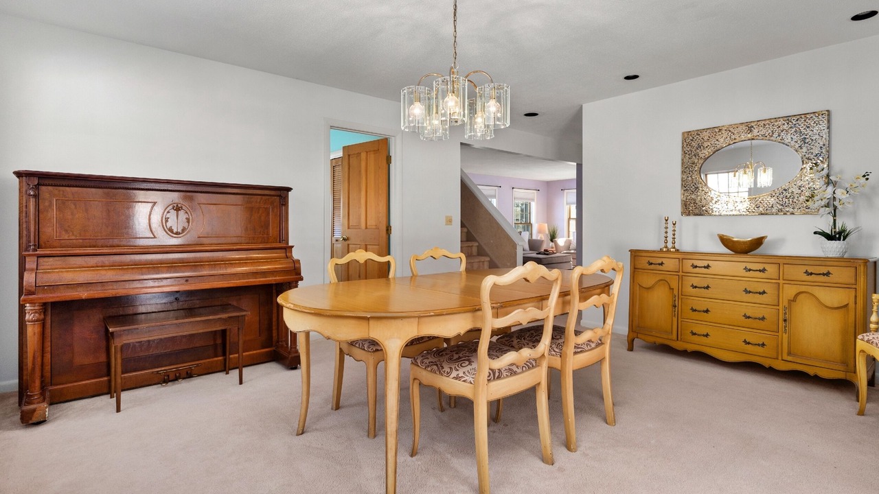 Photo of Others in Lee