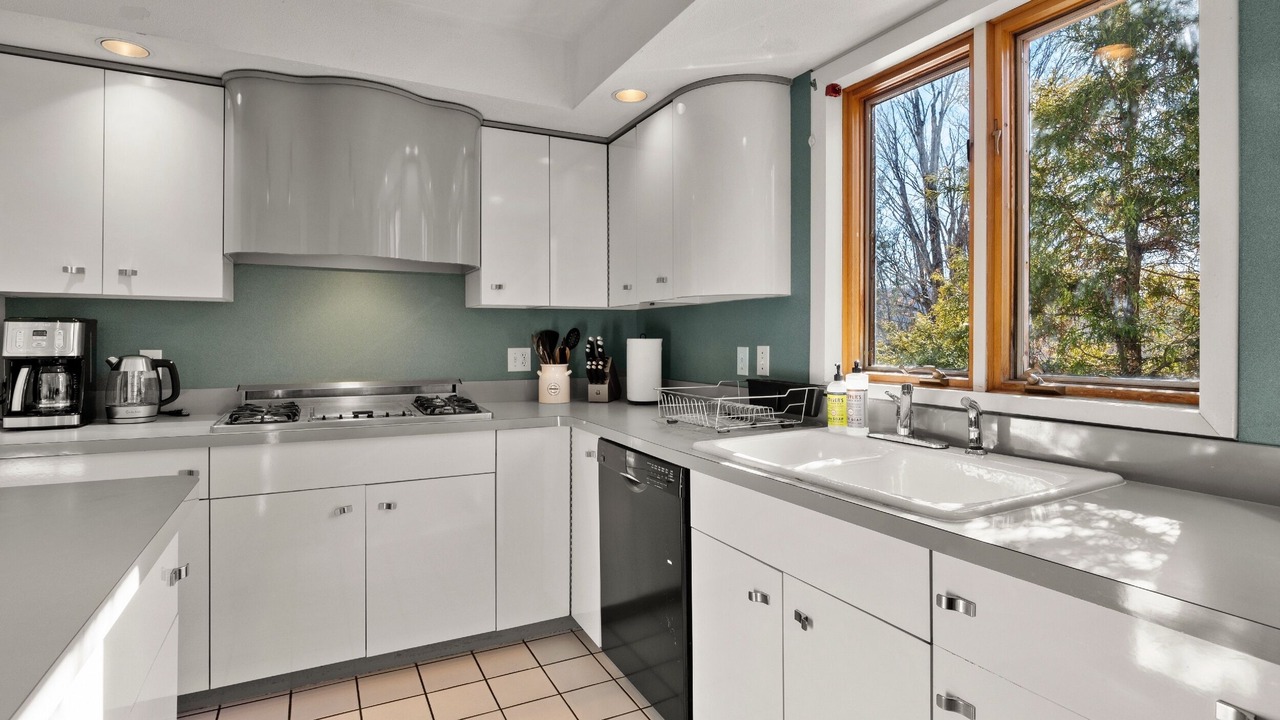 Photo of Kitchen in Lee