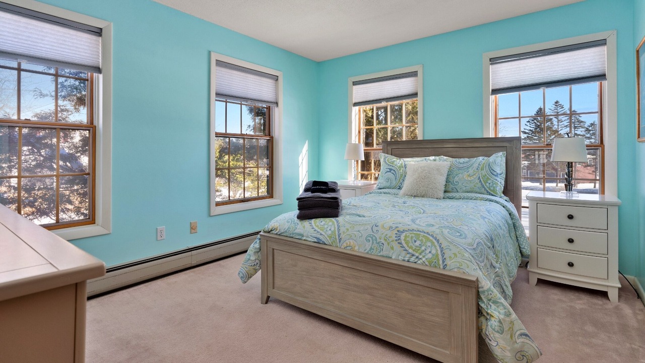 Photo of Bedroom in Lee