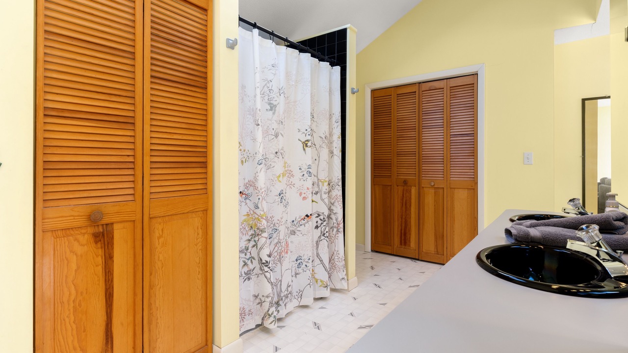 Photo of Bathroom in Lee