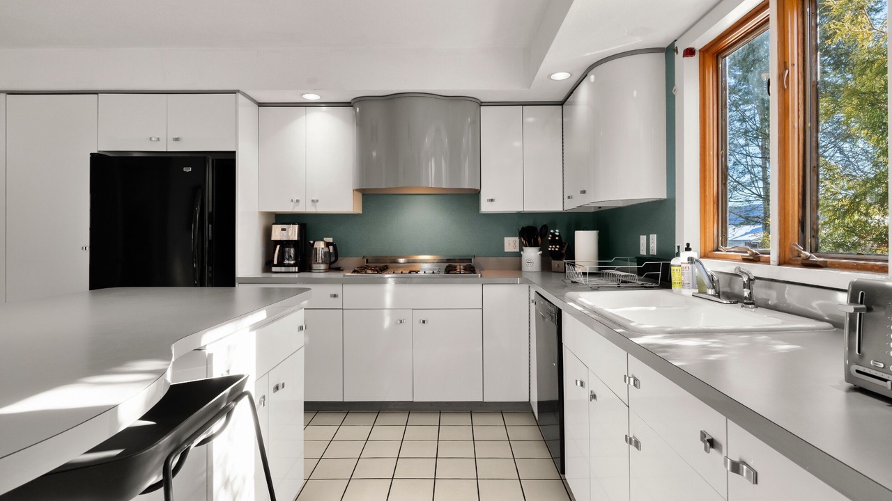 Photo of Kitchen in Lee