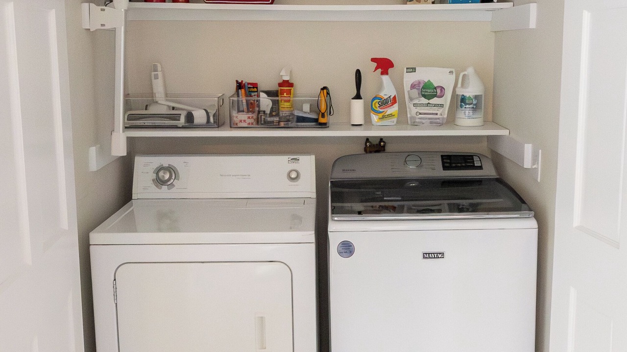 Photo of Others in Lee