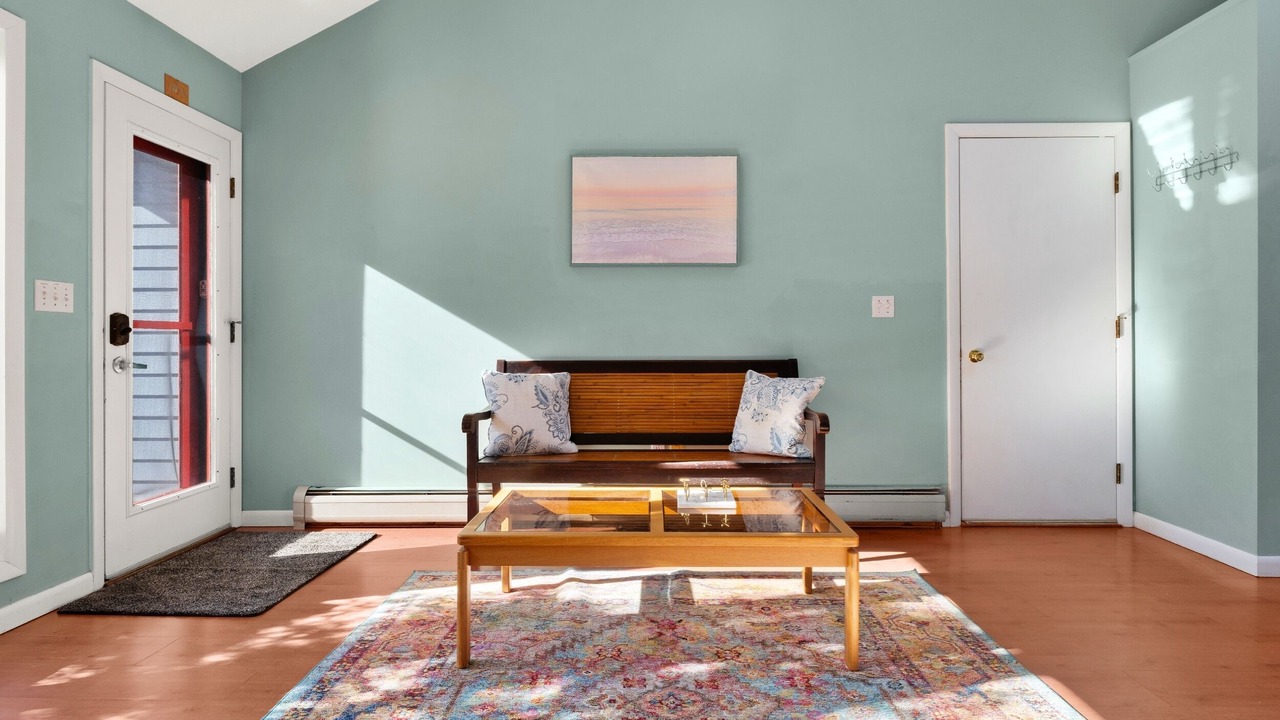 Photo of Others in Lee