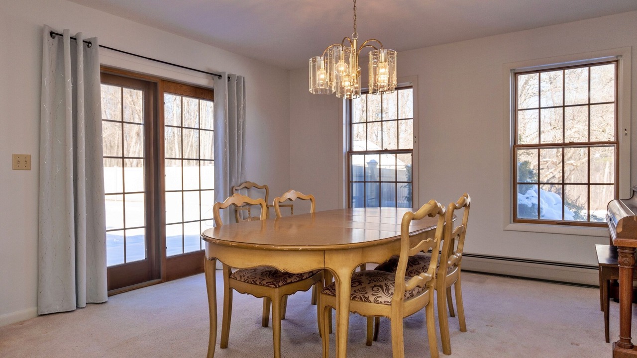 Photo of Others in Lee