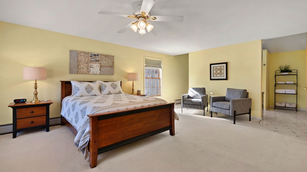 Photo of Bedroom in Lee