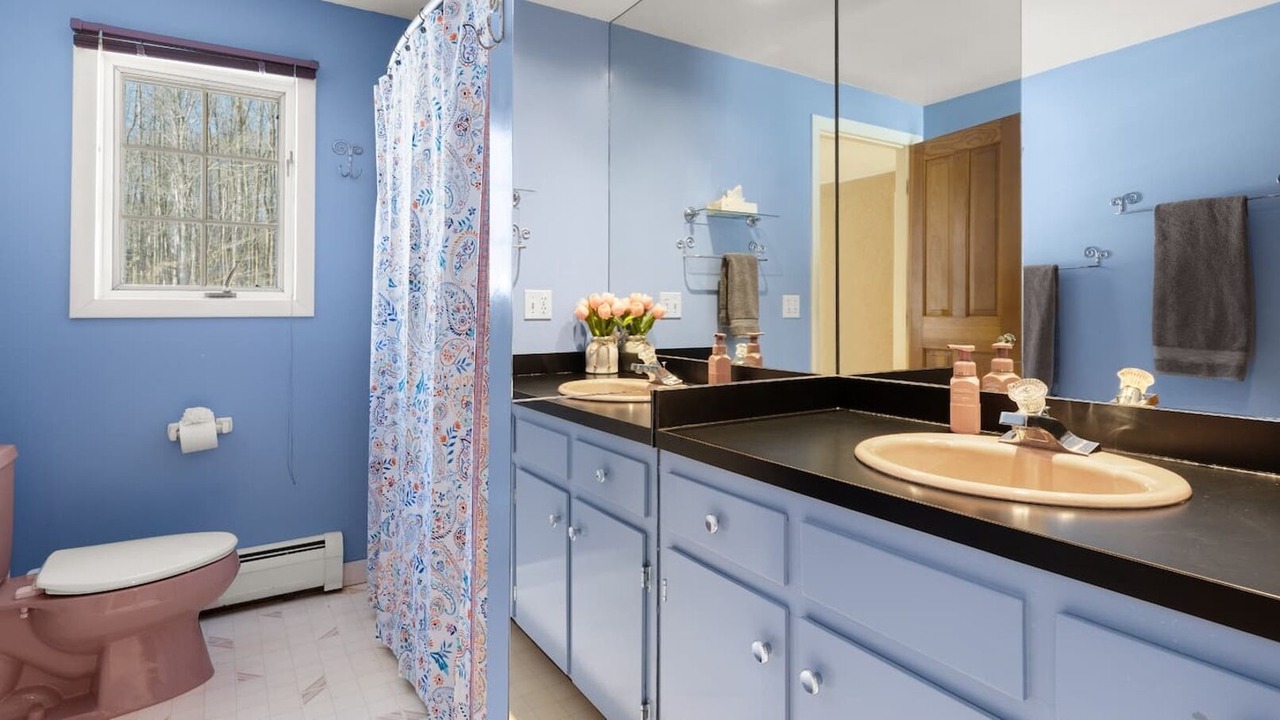 Photo of Bathroom in Lee