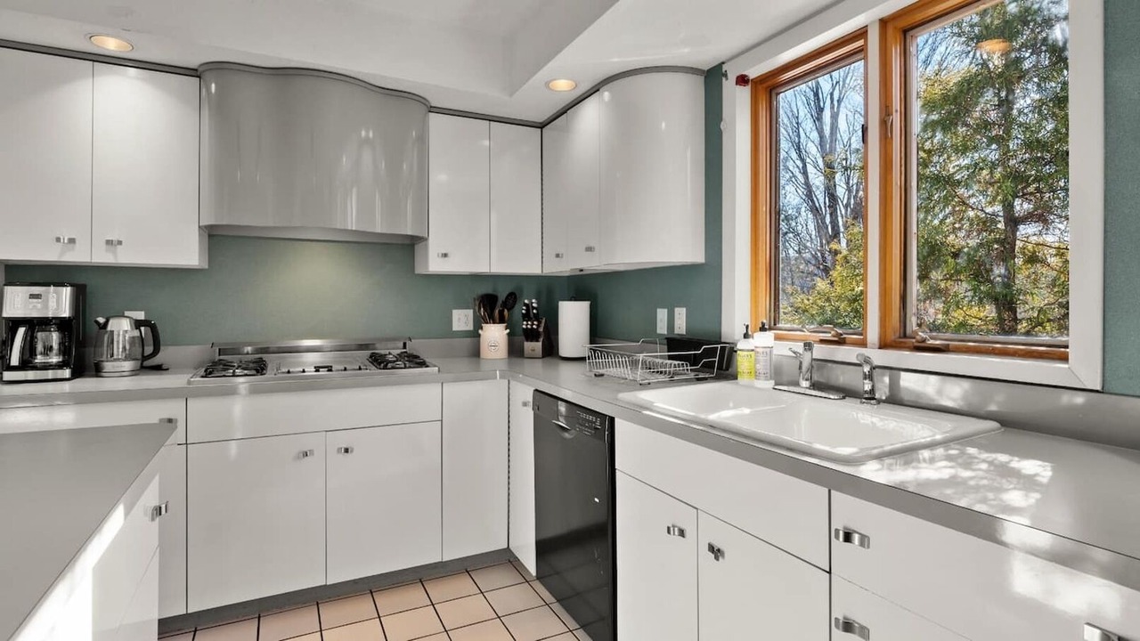 Photo of Kitchen in Lee