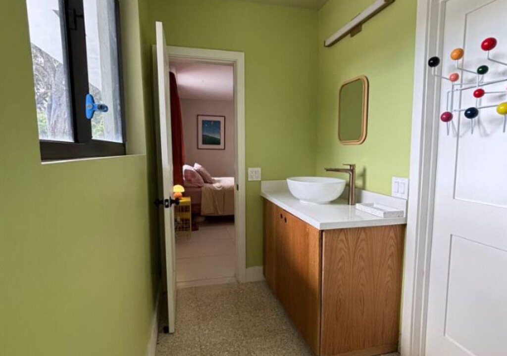 Photo of Bathroom in Miami Springs