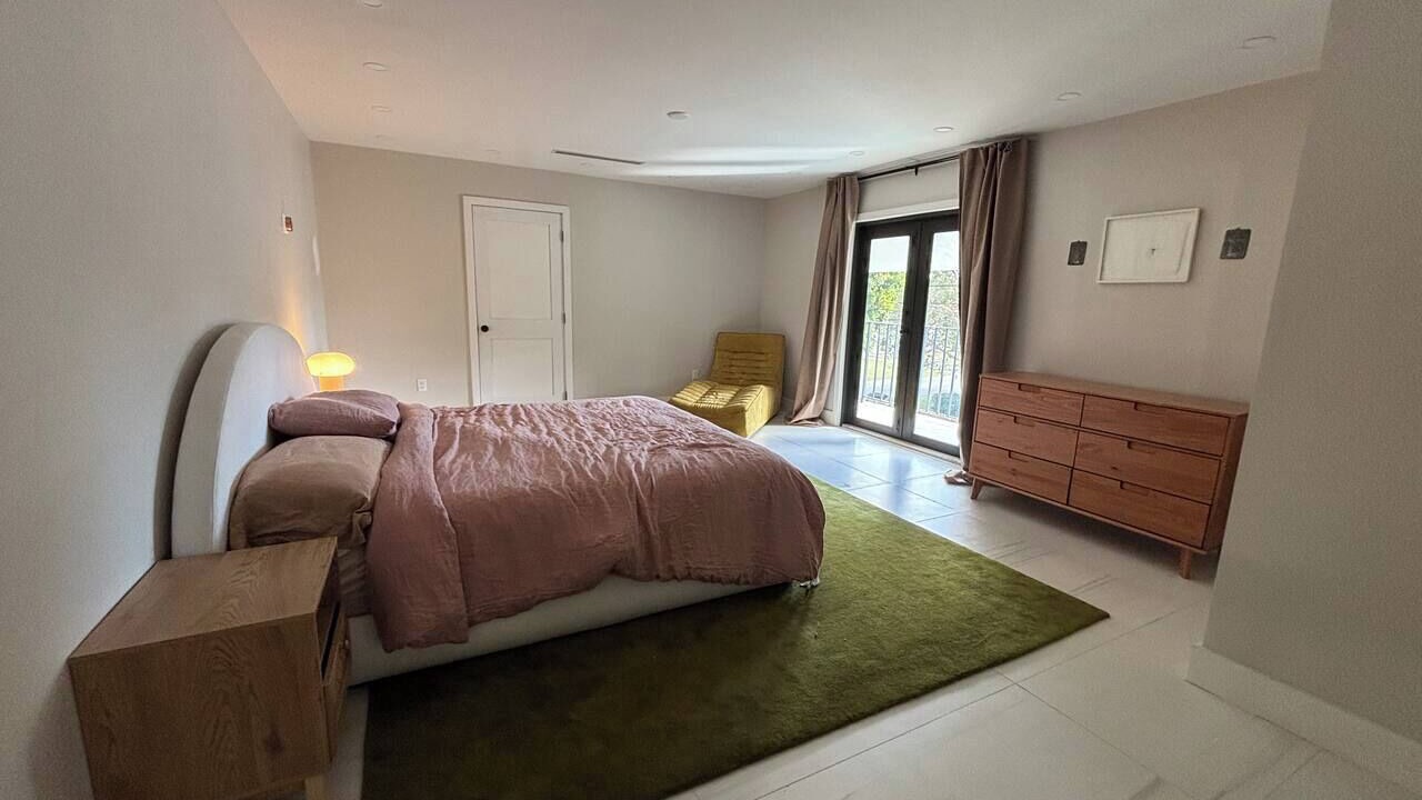 Photo of Bedroom in Miami Springs