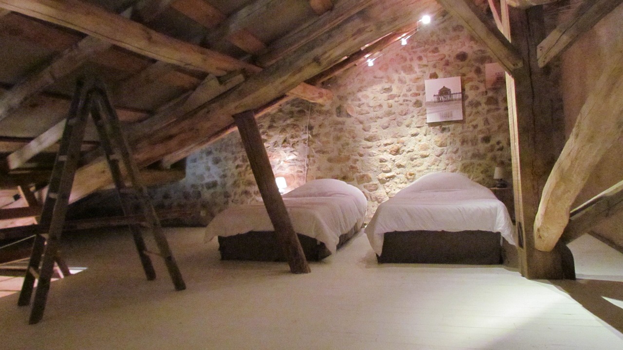 Photo of Bedroom in Castelnau-de-Montmiral