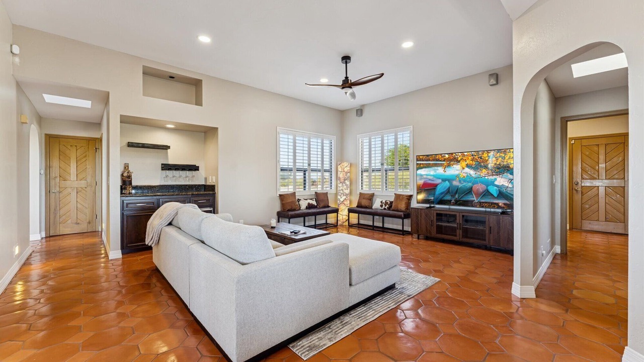 Photo of Livingroom in Carefree Rolling Hills