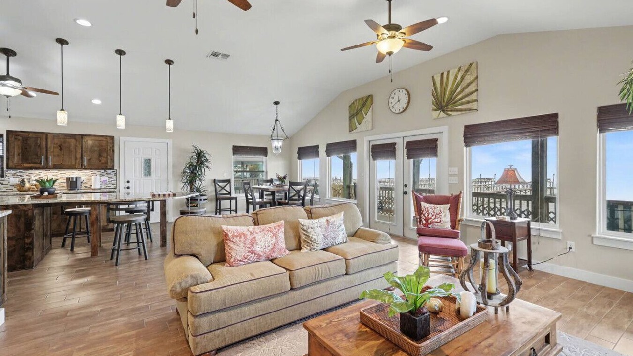 Photo of Livingroom in Rockport