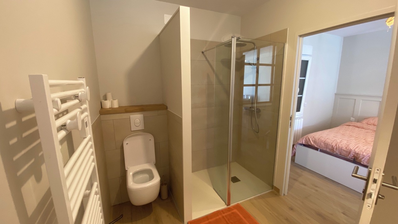 Photo of Bathroom in Falaise