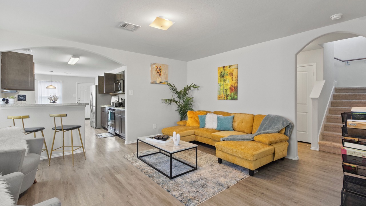 Photo of Livingroom in Spring