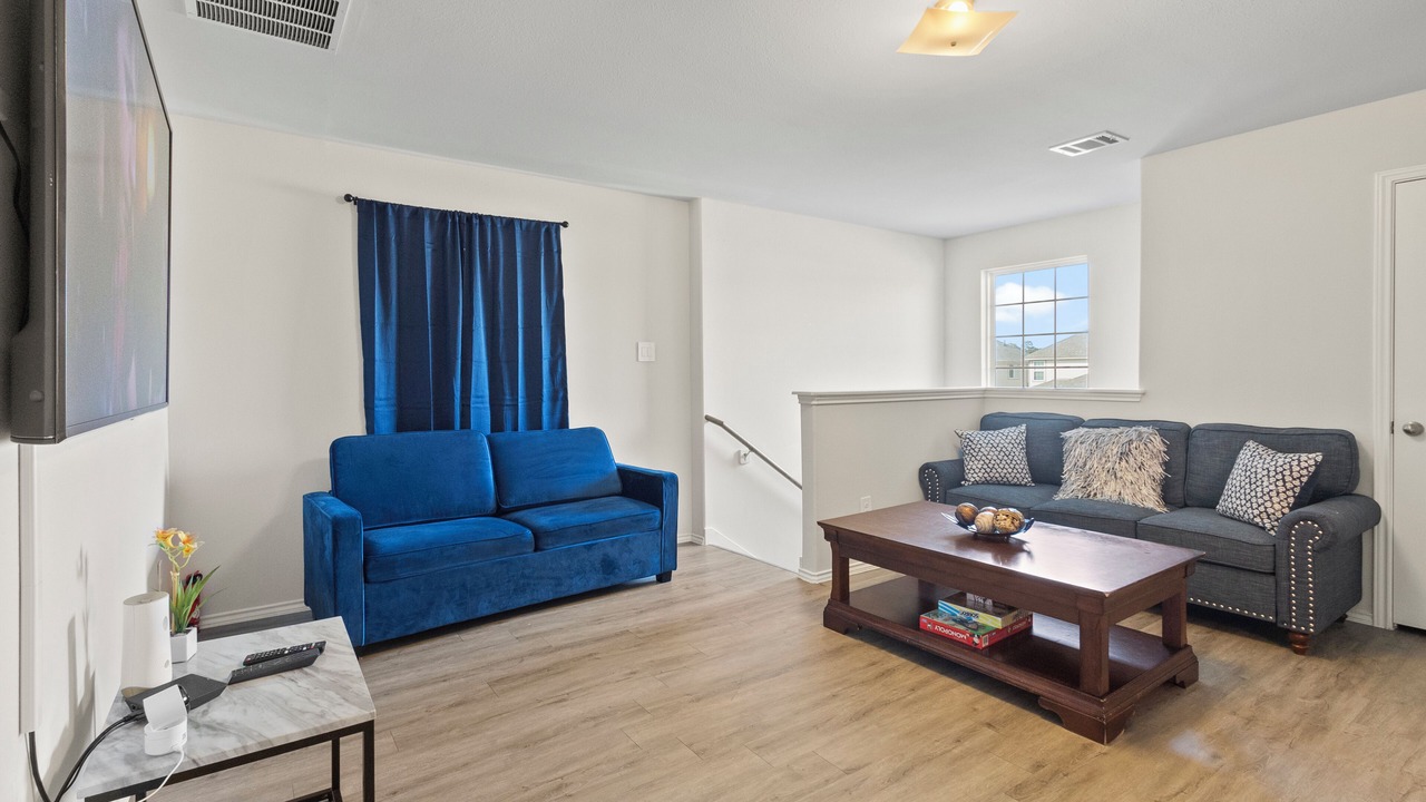 Photo of Livingroom in Spring