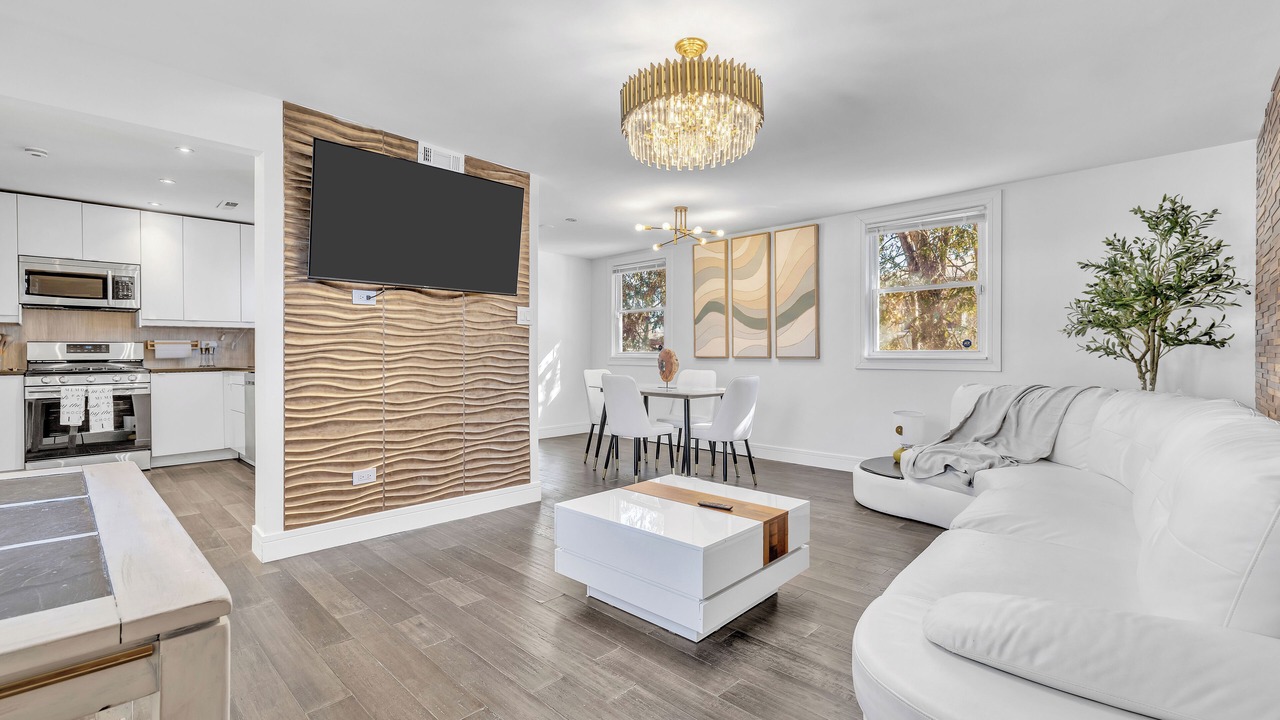 Photo of Livingroom in Westmont