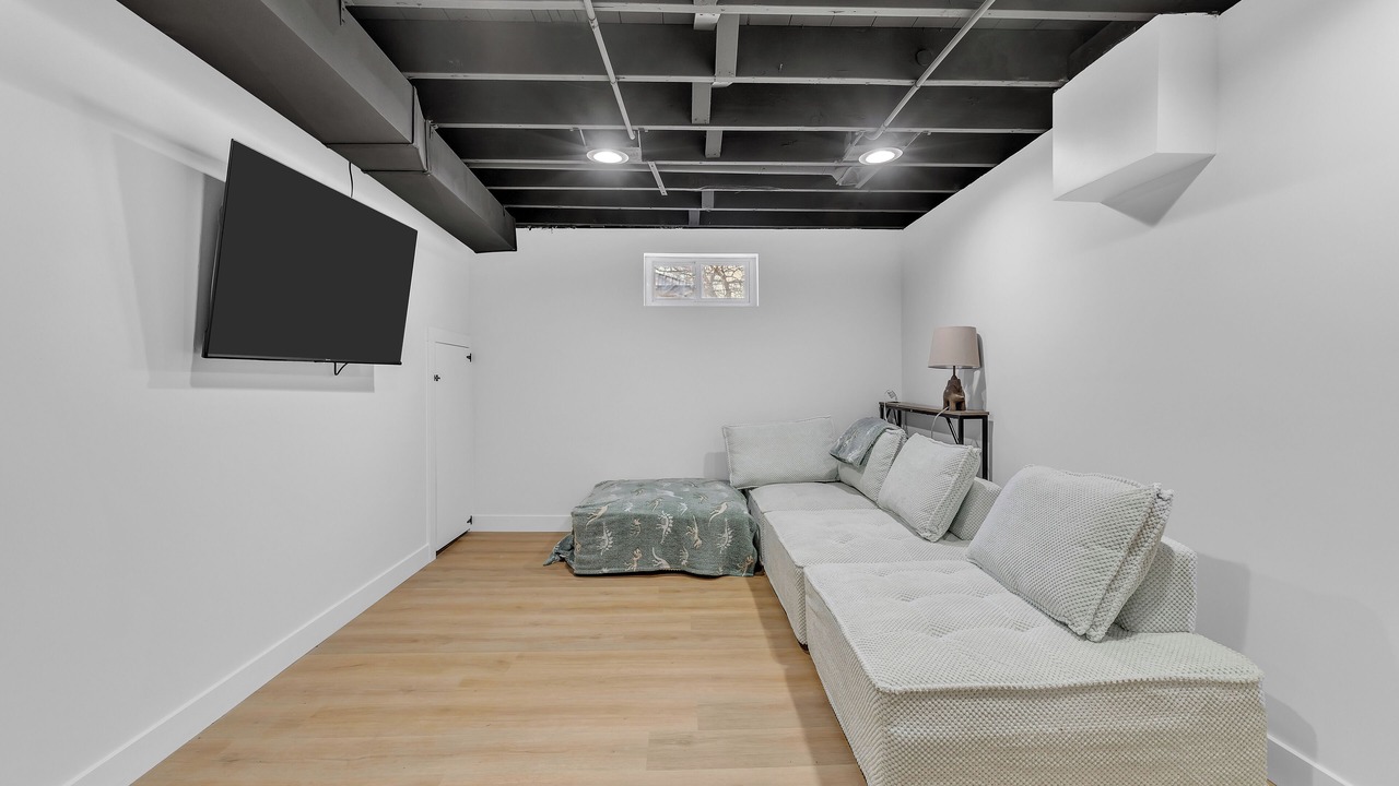Photo of Livingroom in Westmont