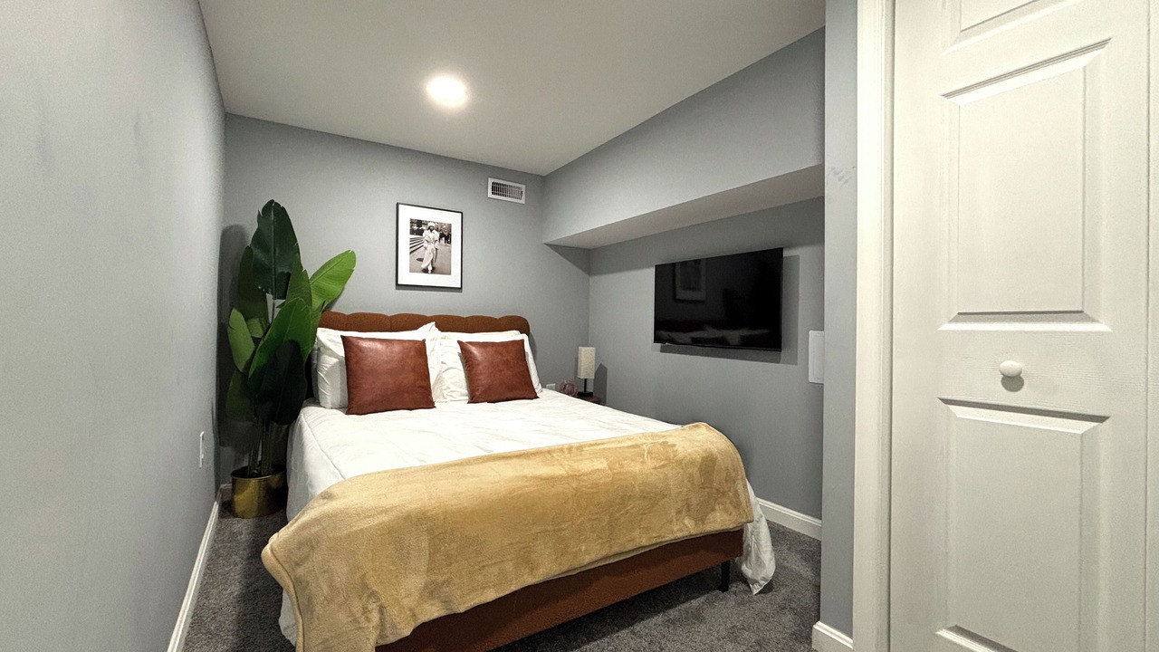 Photo of Bedroom in Fairlawn