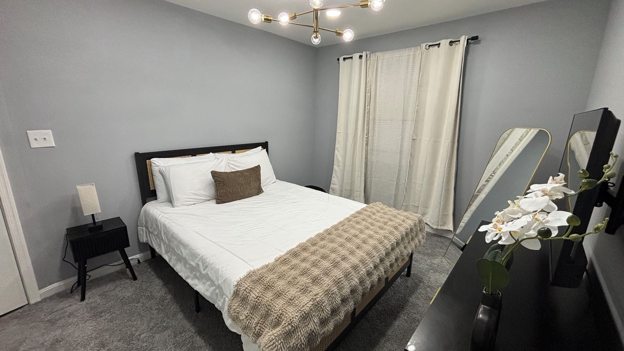 Photo of Bedroom in Fairlawn