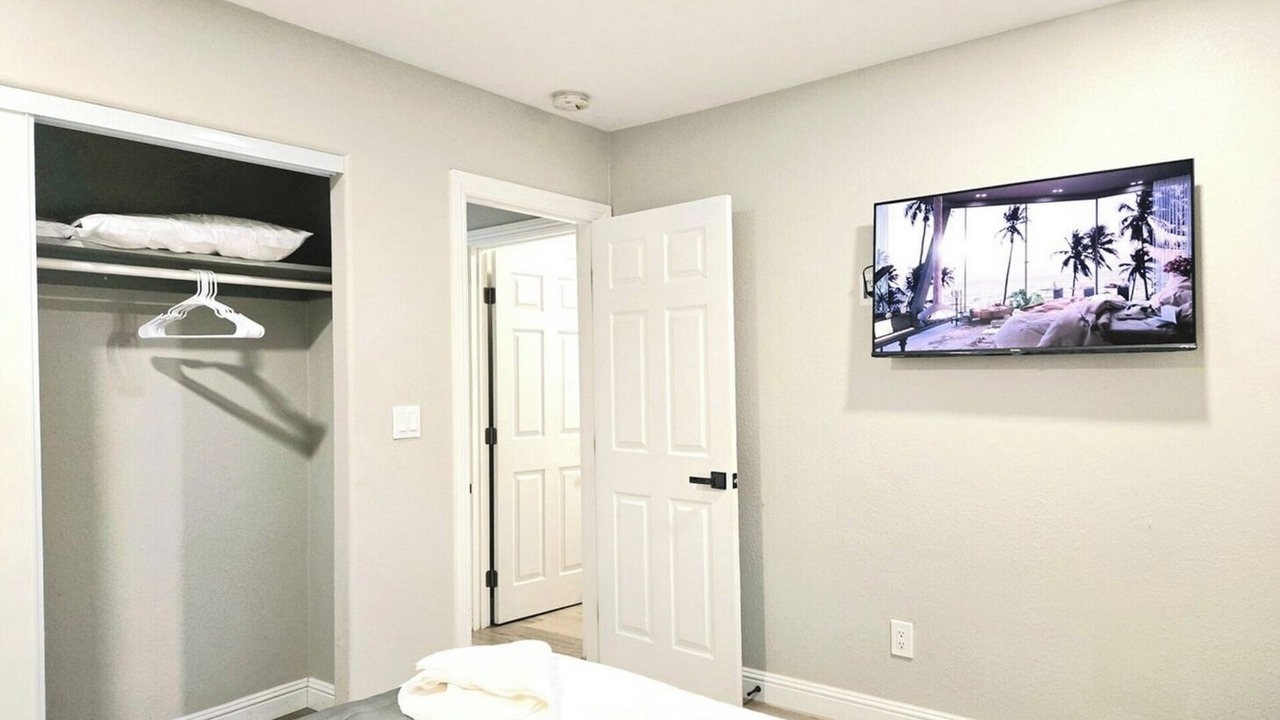Photo of Bedroom in Central Escondido