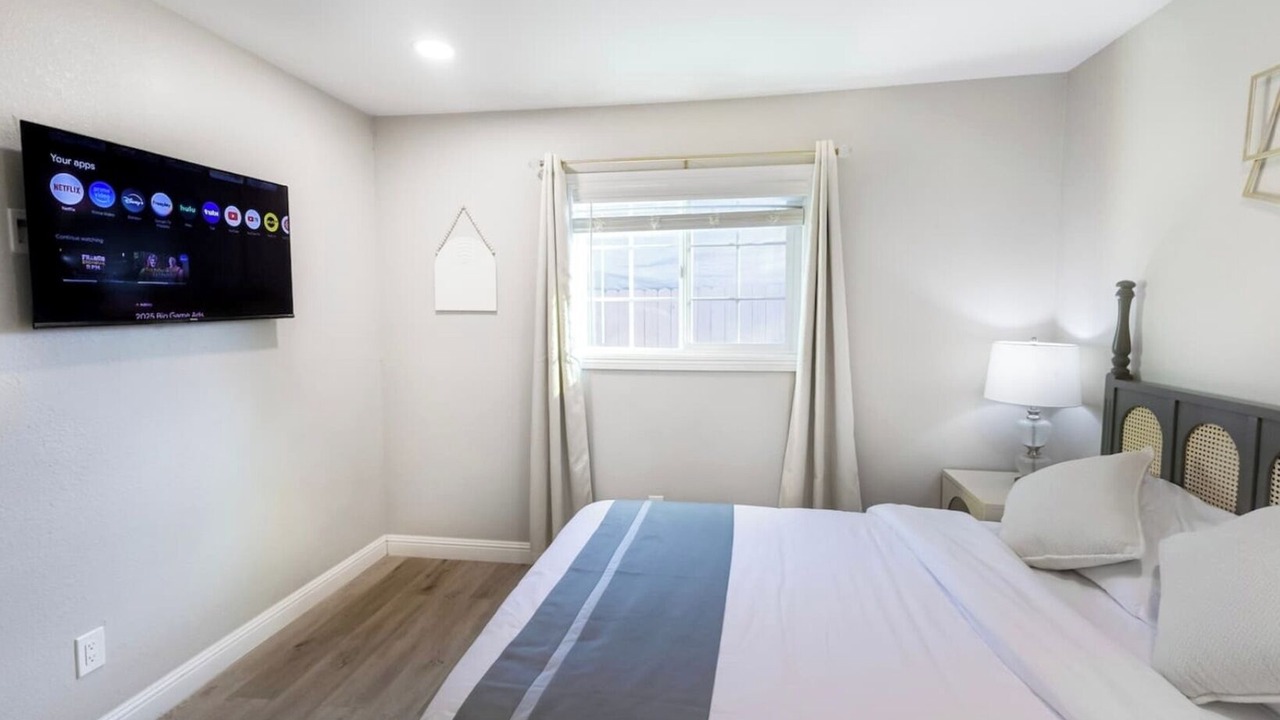 Photo of Bedroom in Central Escondido