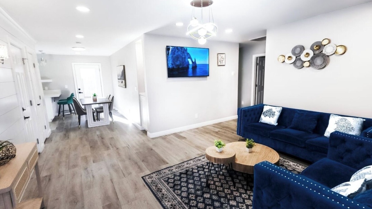 Photo of Livingroom in Central Escondido
