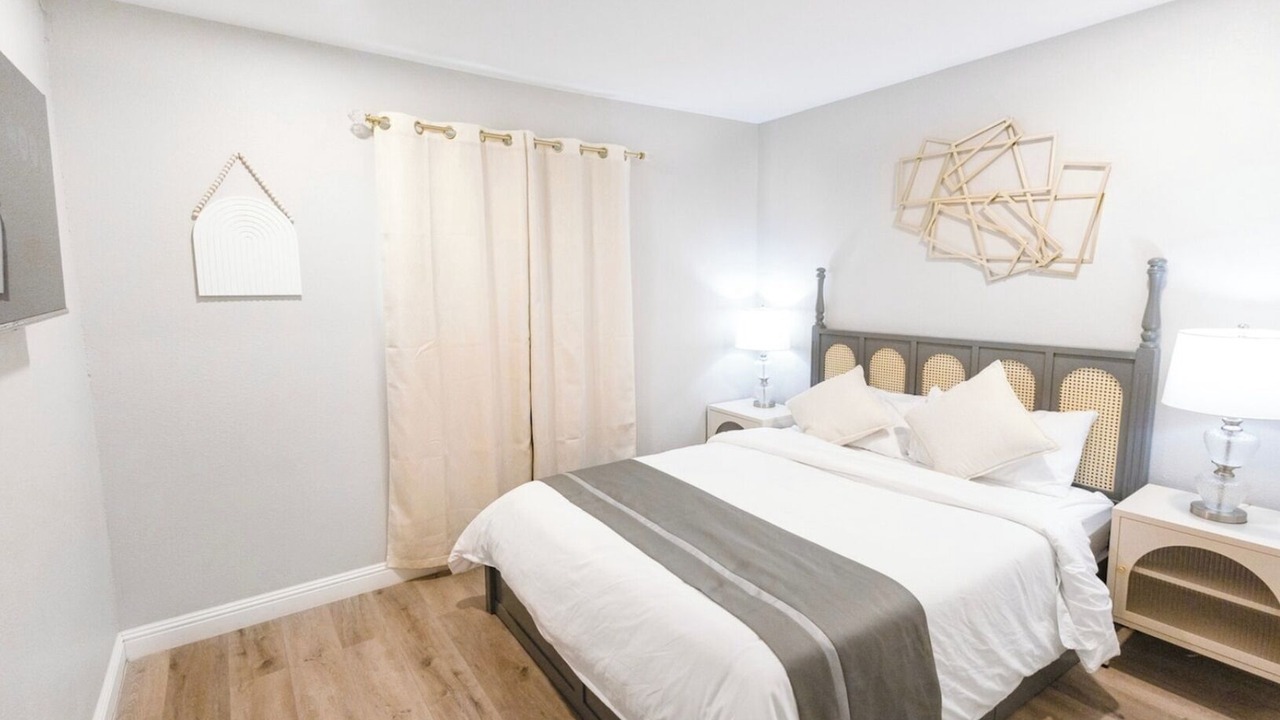 Photo of Bedroom in Central Escondido