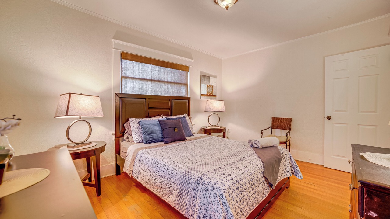 Photo of Bedroom in Downtown Riverside