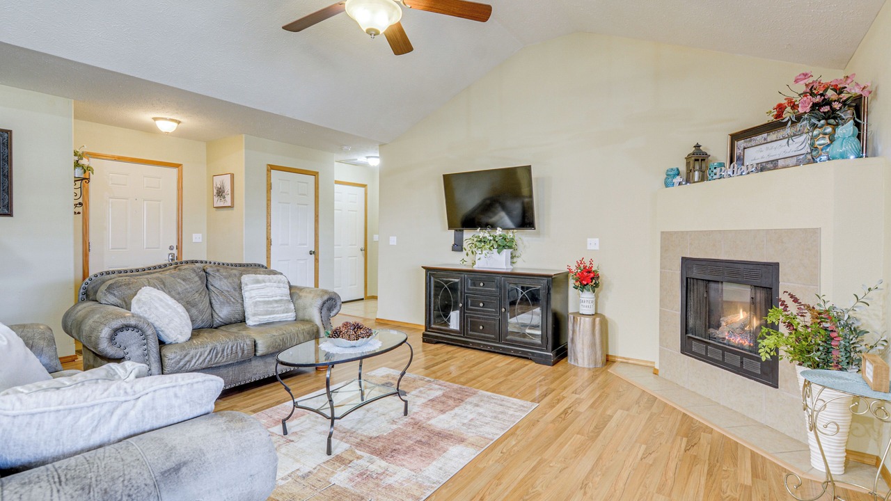 Photo of Livingroom in Brookline Station