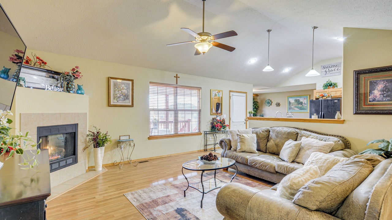 Photo of Livingroom in Brookline Station