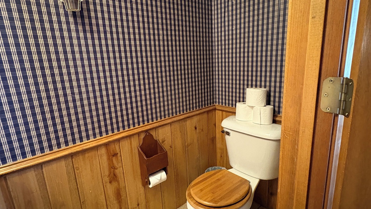 Photo of Bathroom in Hawkins