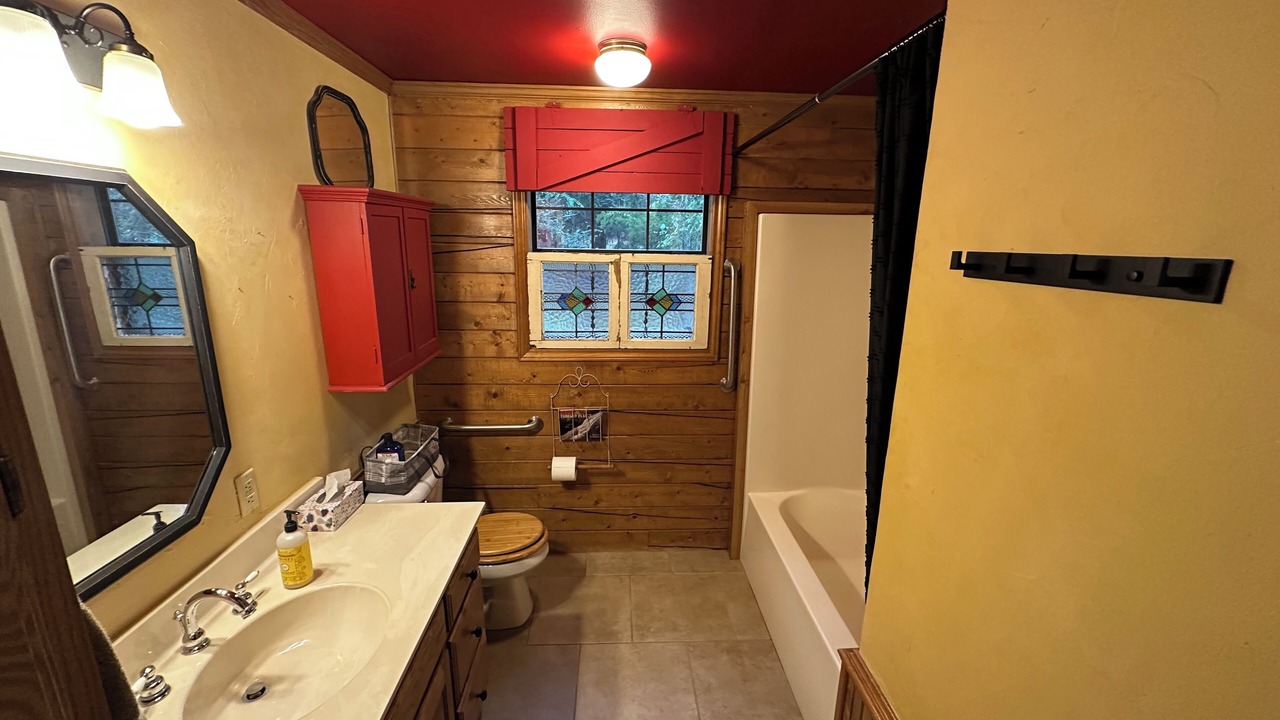 Photo of Bathroom in Hawkins