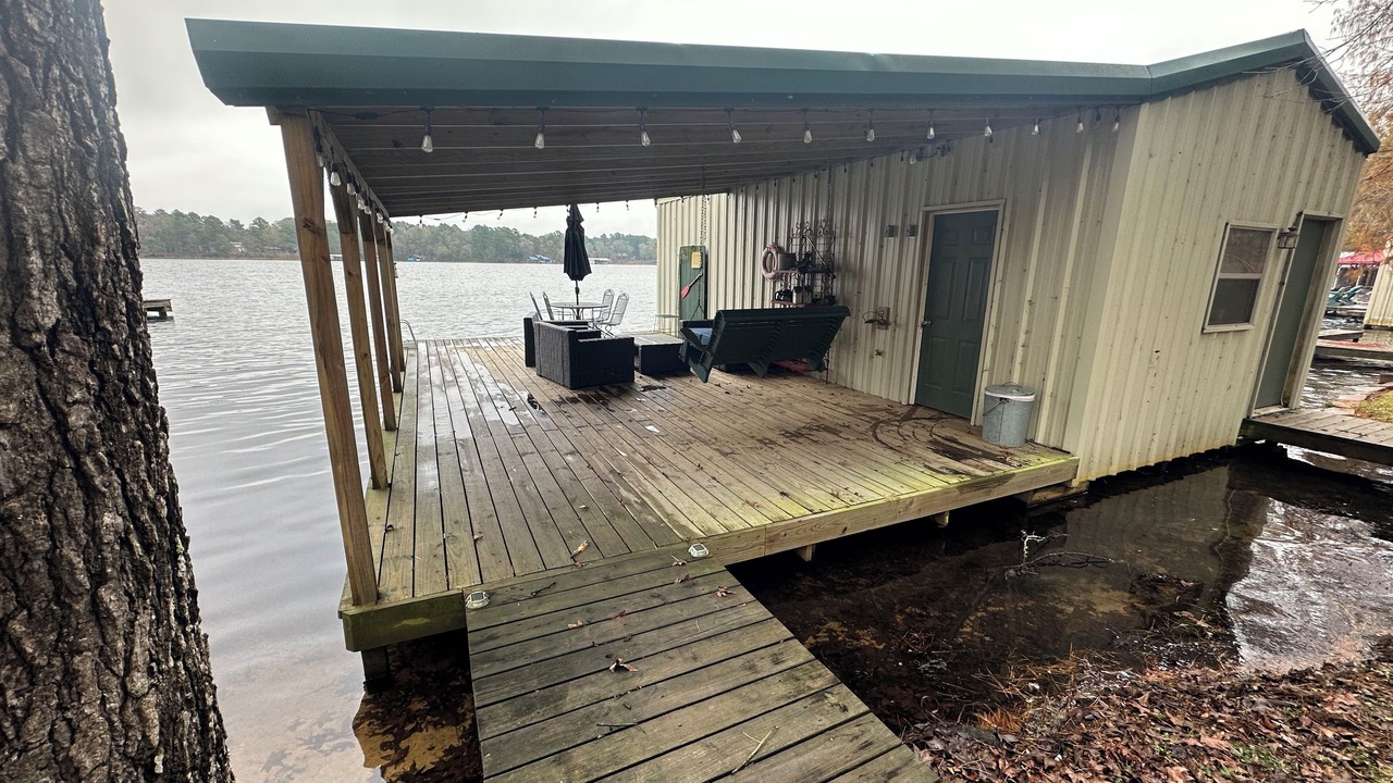 Photo of Patio Balcony in Hawkins