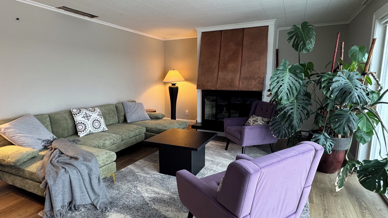 Photo of Livingroom in Newton