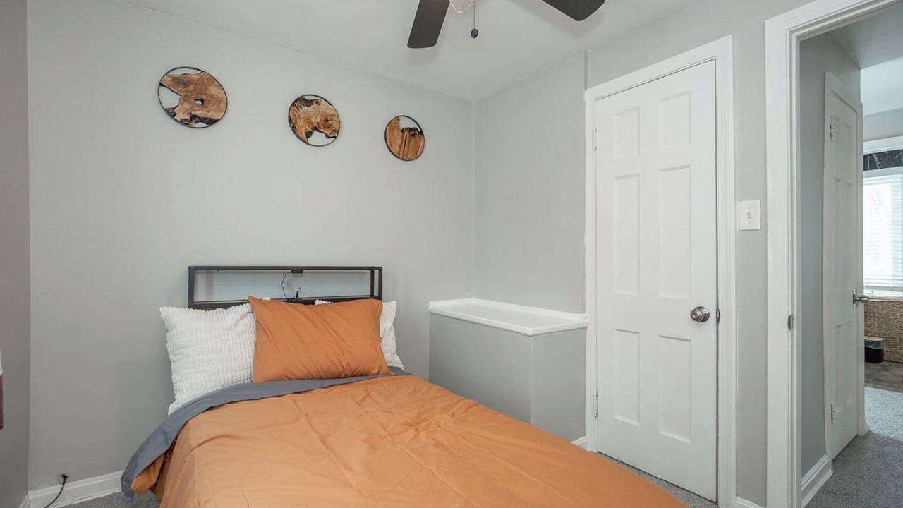 Photo of Bedroom in Cleveland
