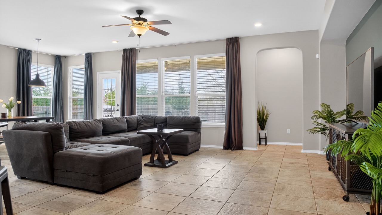 Photo of Livingroom in Hutto