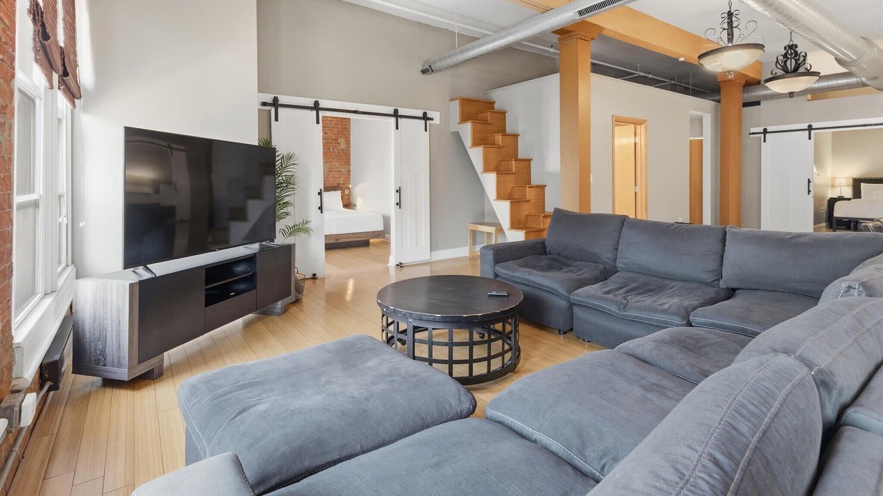 Photo of Livingroom in Wholesale District