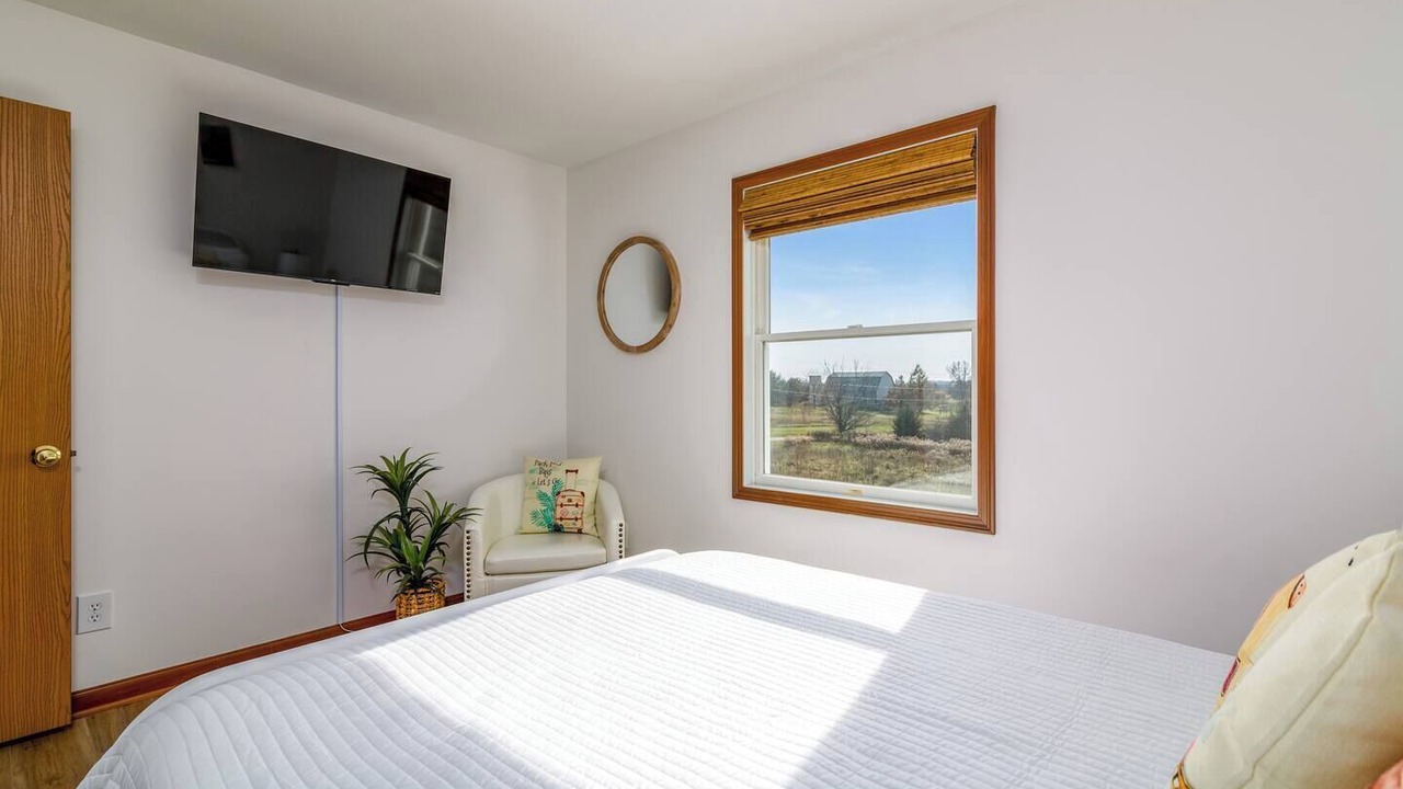Photo of Bedroom in Homerville