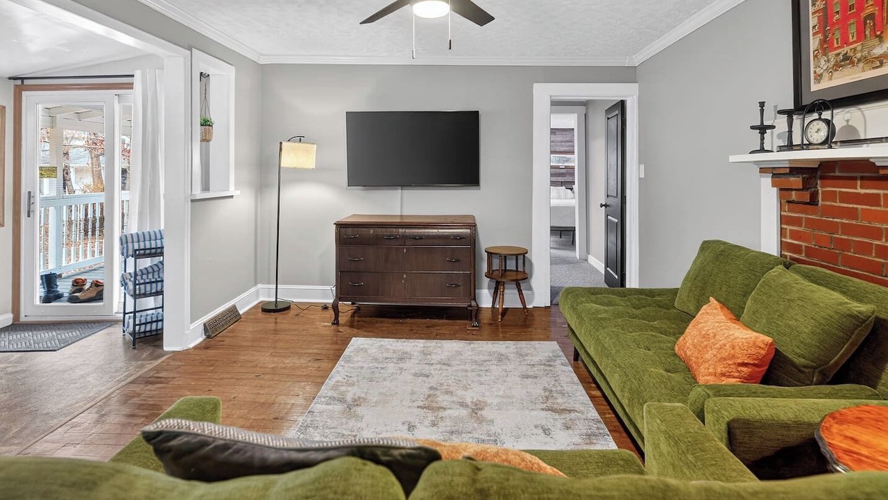 Photo of Livingroom in Danville