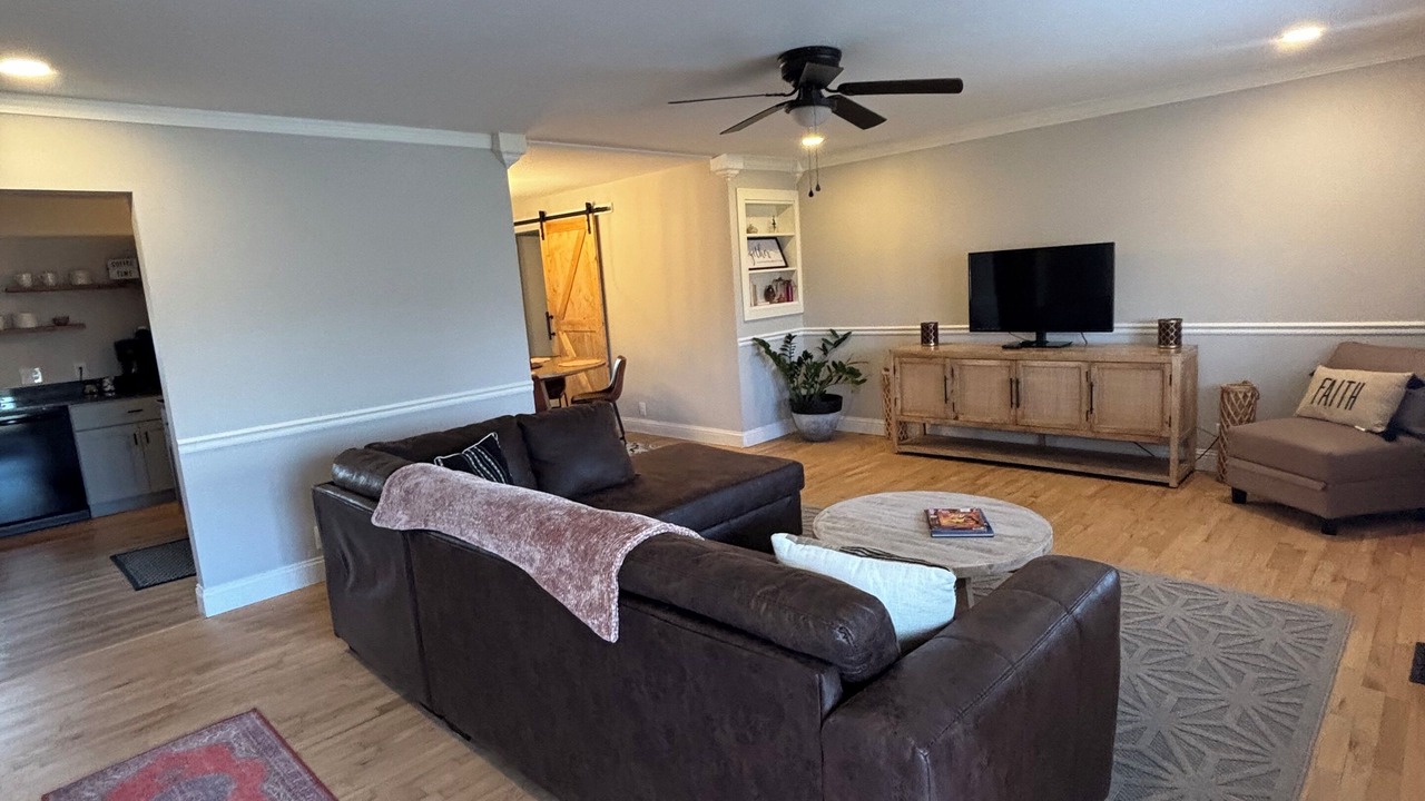 Photo of Livingroom in Rogers