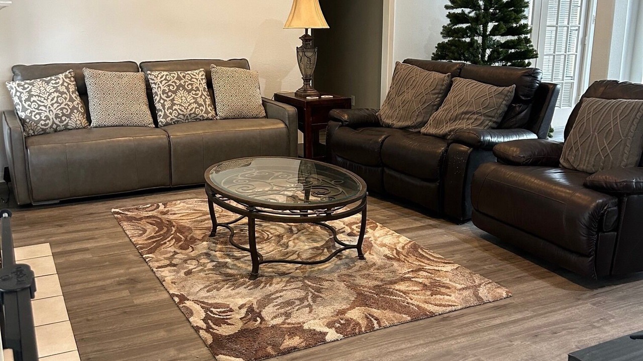 Photo of Livingroom in Iowa Colony