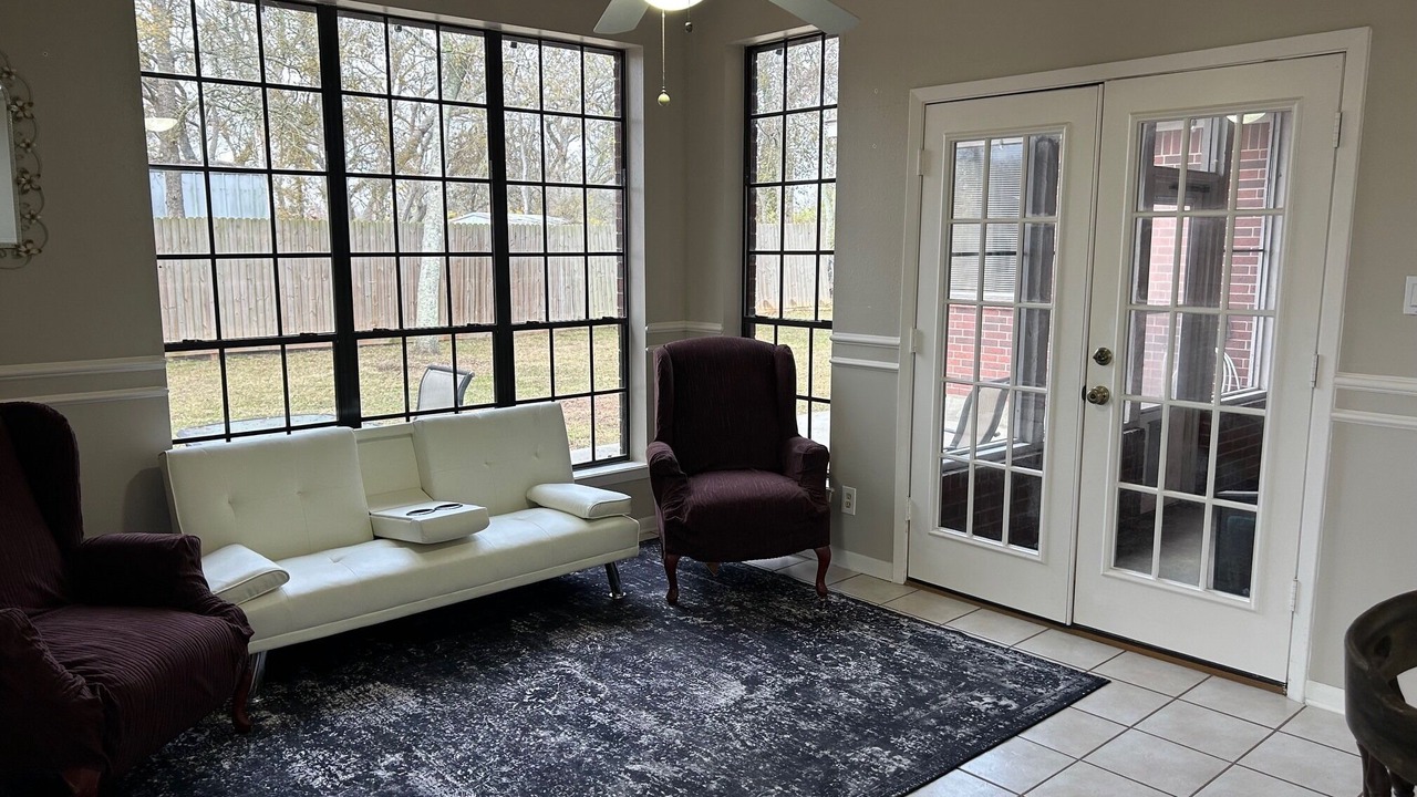 Photo of Livingroom in Iowa Colony