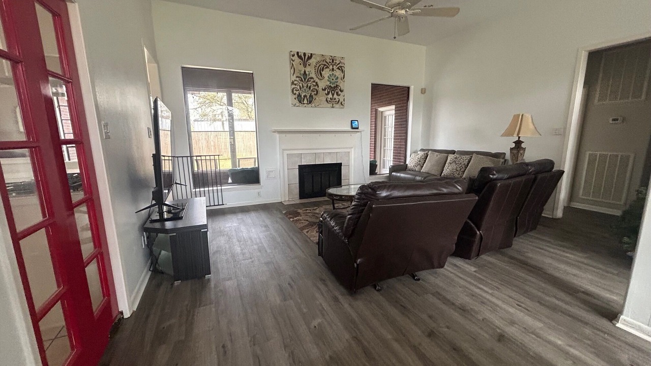Photo of Livingroom in Iowa Colony