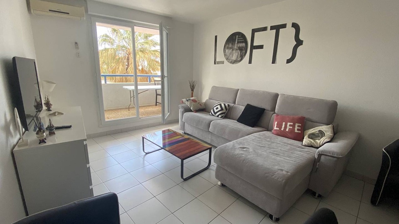 Photo of Livingroom in Le Port