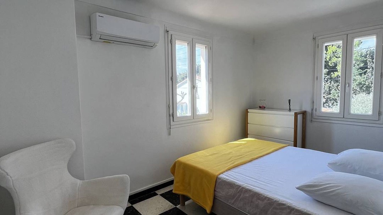 Photo of Bedroom in La Jetee