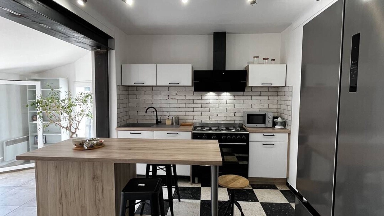 Photo of Kitchen in La Jetee