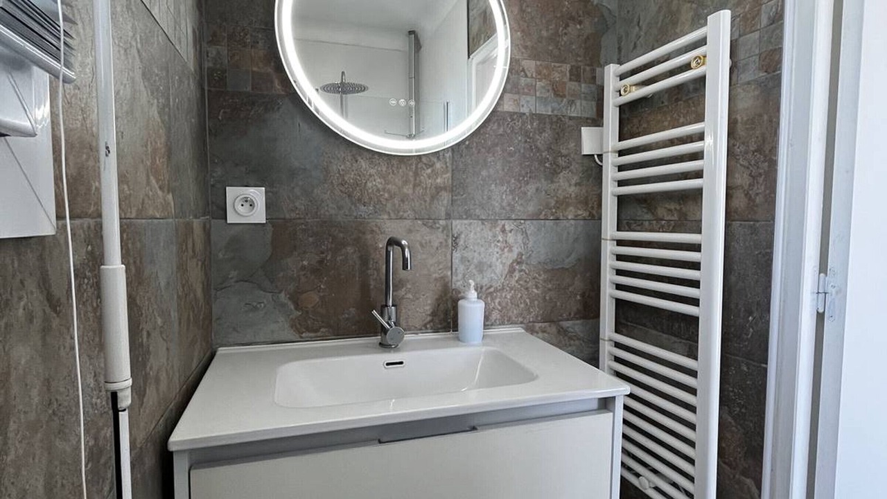 Photo of Bathroom in La Jetee